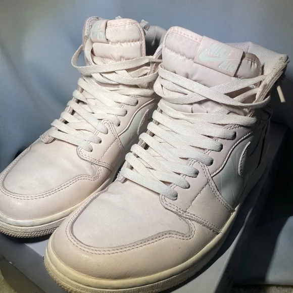 Air Jordan Retro High OG 'Guava Ice'